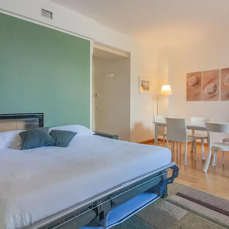 Varenna Apartman *